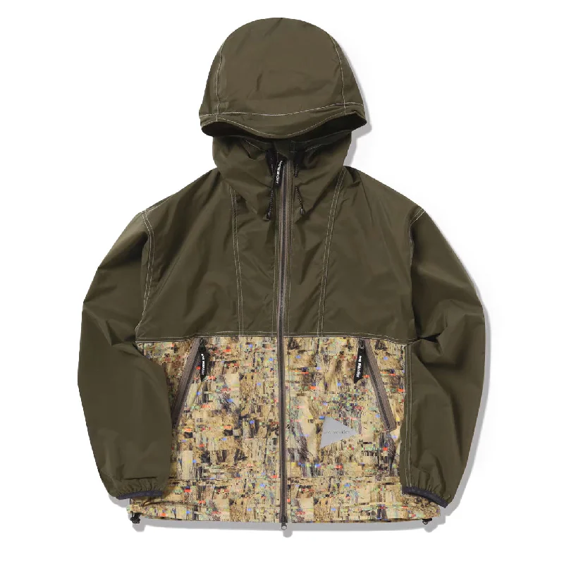 Men jackets with a media - friendly pocket for easy access to gadgetsAnd Wander Pertex Printed Wind Jacket Beige Men jackets with a media - friendly pocket for easy access to gadgetsAnd Wander Pertex Printed Wind Jacket Beige