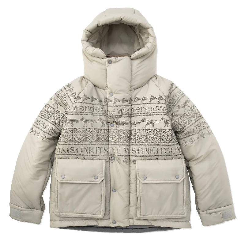 Stretch - fabric men jackets for unrestricted movement during workoutsAnd Wander x Maison Kitsune Nordic Border Insulation Jacket Beige Stretch - fabric men jackets for unrestricted movement during workoutsAnd Wander x Maison Kitsune Nordic Border Insulation Jacket Beige