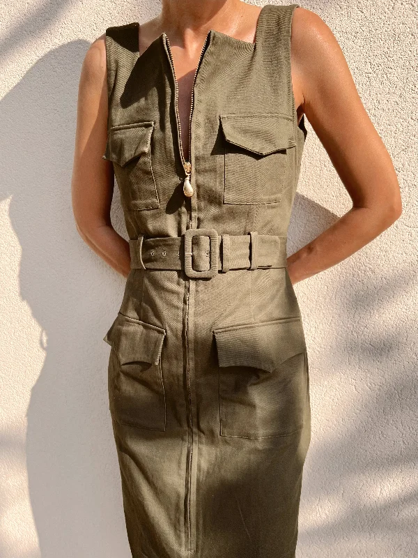 Pleated Women Dress with a Timeless and Elegant Texture Pleated Women Dress with a Timeless and Elegant Texture ALEXA TWILL DRESS