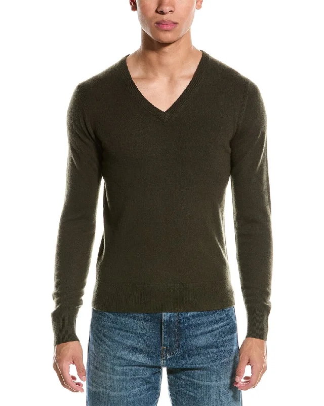 Men's Embroidered Floral Patterned Silk - Blend Sweater in Cream for a Spring - Inspired LookTodd Snyder Cashmere V-Neck Sweater Men's Embroidered Floral Patterned Silk - Blend Sweater in Cream for a Spring - Inspired LookTodd Snyder Cashmere V-Neck Sweater