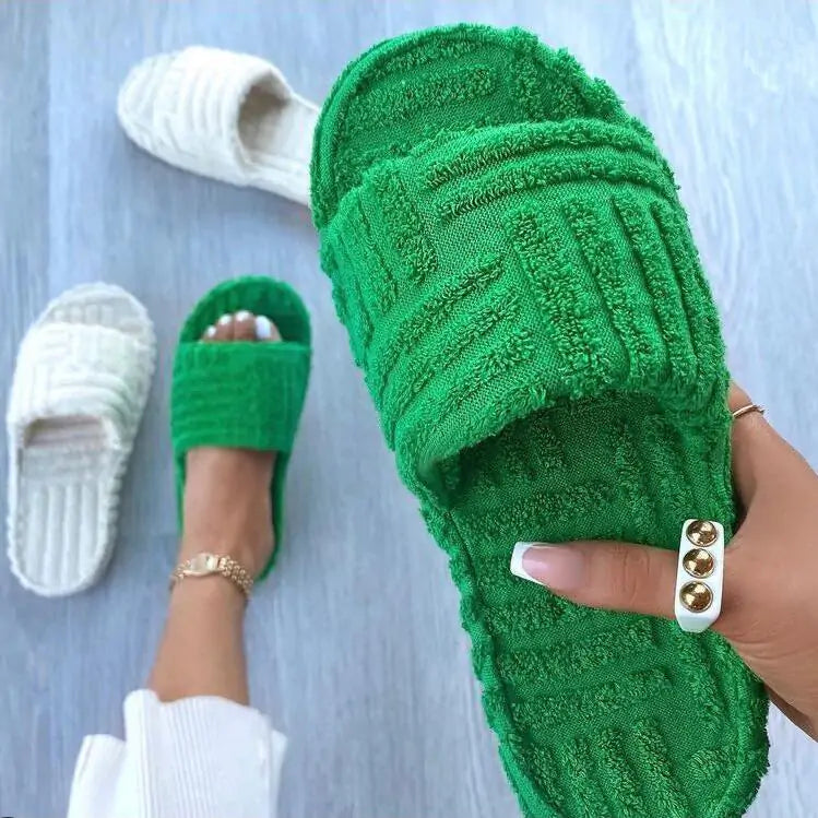 Shapers made from breathable, moisture - wicking fabric​Women's Furry Casual Slippers