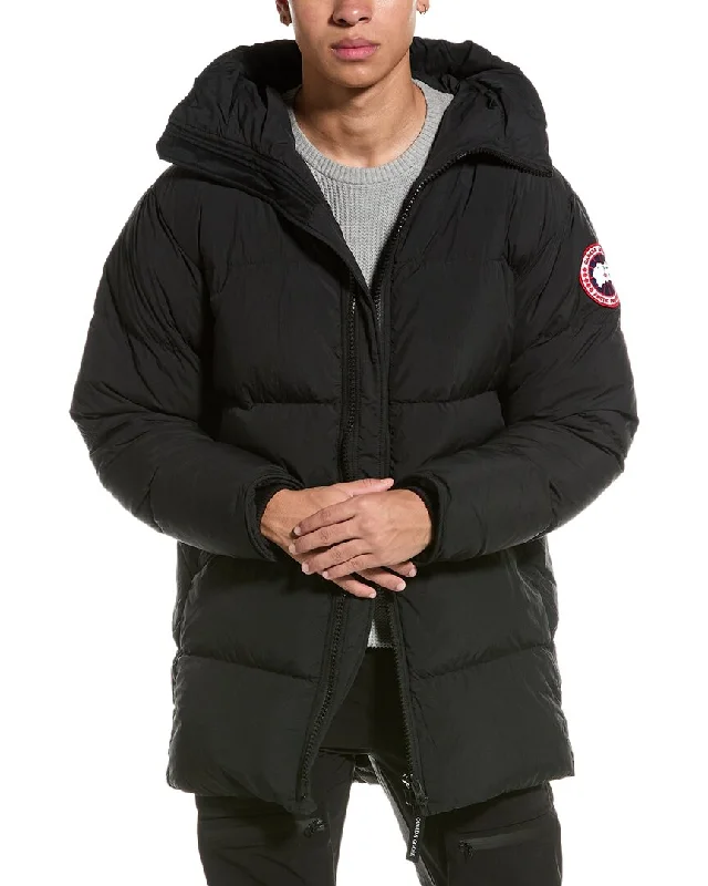 Long - line men coats reaching below the knee for maximum coverageCanada Goose Coat Long - line men coats reaching below the knee for maximum coverageCanada Goose Coat