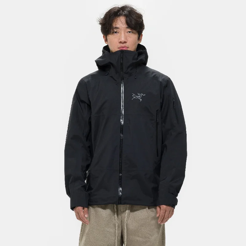 Slim - fit men coats in navy blue for a classic and sophisticated appearanceSabre Jacket in Black Slim - fit men coats in navy blue for a classic and sophisticated appearanceSabre Jacket in Black