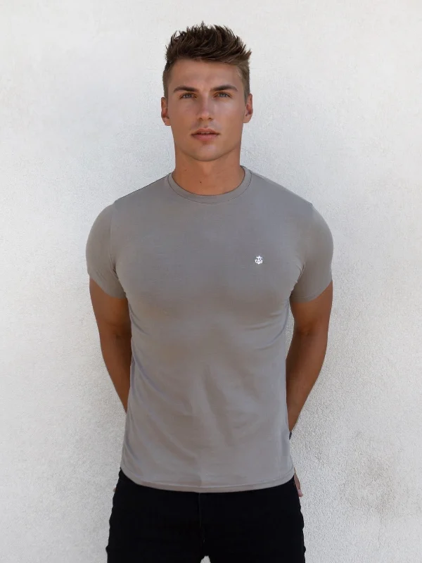 Men's lightweight performance t - shirts for running marathonsHayden T-Shirt - Neutral Grey Men's lightweight performance t - shirts for running marathonsHayden T-Shirt - Neutral Grey