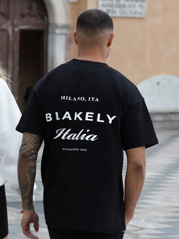 Men's v - neck muscle t - shirts for a body - building aestheticItalia Relaxed T-Shirt - Black Men's v - neck muscle t - shirts for a body - building aestheticItalia Relaxed T-Shirt - Black