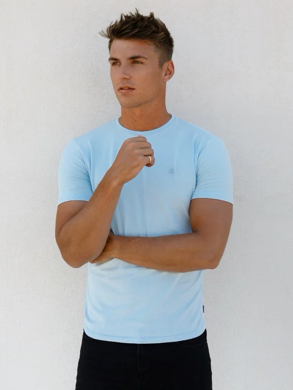 Men's short - sleeve linen t - shirts for summer beach outingsMilo T-Shirt - Light Blue Men's short - sleeve linen t - shirts for summer beach outingsMilo T-Shirt - Light Blue
