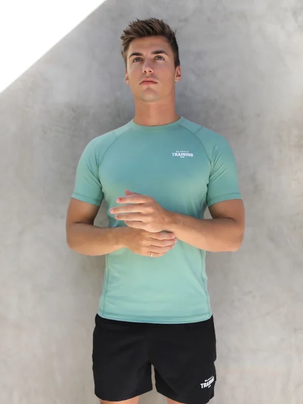 Men's short - sleeve linen t - shirts for summer beach outingsSlim Training T-Shirt - Sage Green Men's short - sleeve linen t - shirts for summer beach outingsSlim Training T-Shirt - Sage Green
