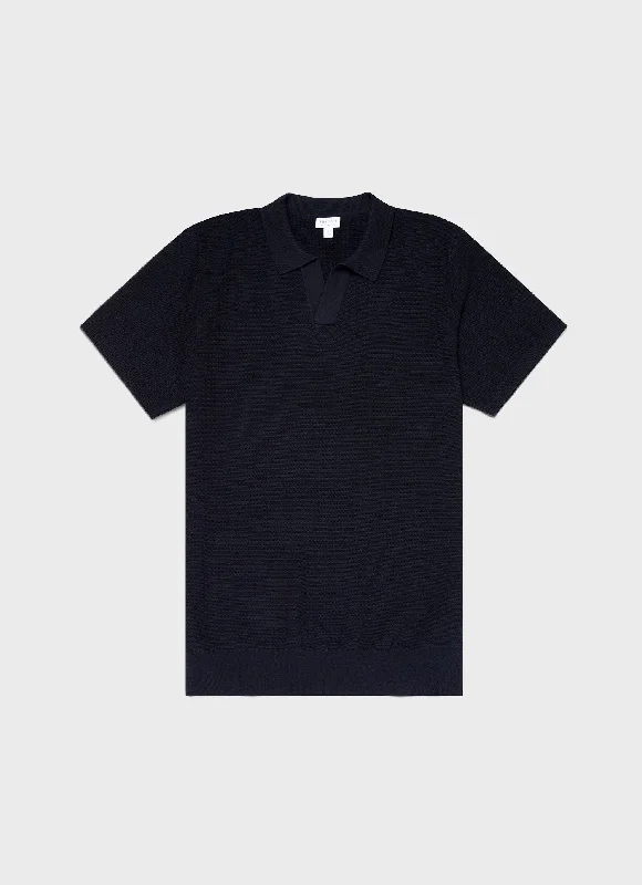 Men's slim fit short sleeve polo shirts with contrast collarsMen's Open Textured Polo Shirt in Navy Men's slim fit short sleeve polo shirts with contrast collarsMen's Open Textured Polo Shirt in Navy