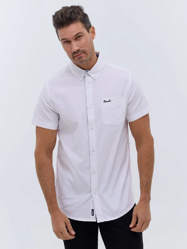 Men's thermal t - shirts with a high - neck design for cold weatherBowdon Short Sleeve Oxford Shirt Men's thermal t - shirts with a high - neck design for cold weatherBowdon Short Sleeve Oxford Shirt