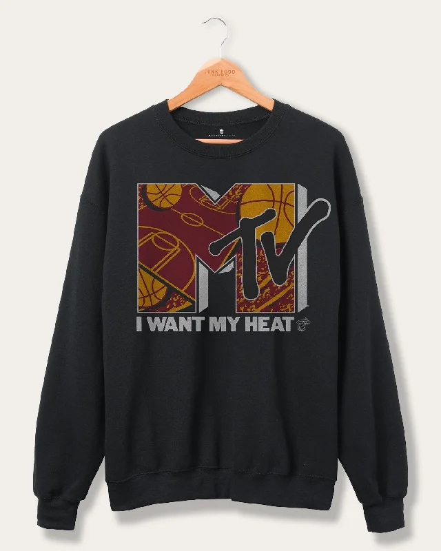 Men's distressed denim - look t - shirts with a rugged appealHeat x MTV I Want My Fan Fleece Men's distressed denim - look t - shirts with a rugged appealHeat x MTV I Want My Fan Fleece
