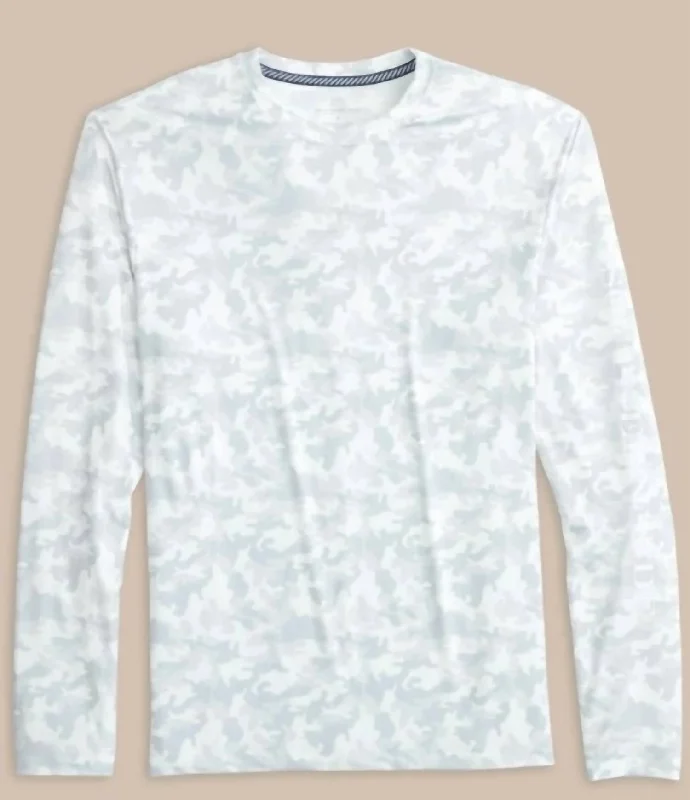 Men's plus - size pocket t - shirts with a classic lookIsland Camo Long Sleeve Performance T-Shirt In Classic White Men's plus - size pocket t - shirts with a classic lookIsland Camo Long Sleeve Performance T-Shirt In Classic White
