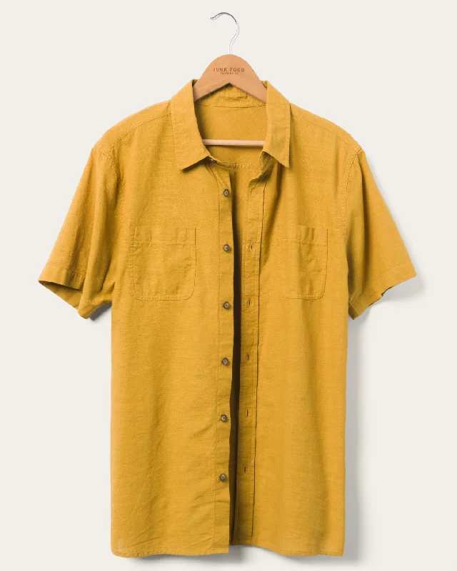 Men's polo t - shirts with a contrast collar for a preppy lookMen's Hughes Short Sleeve Woven Shirt Men's polo t - shirts with a contrast collar for a preppy lookMen's Hughes Short Sleeve Woven Shirt