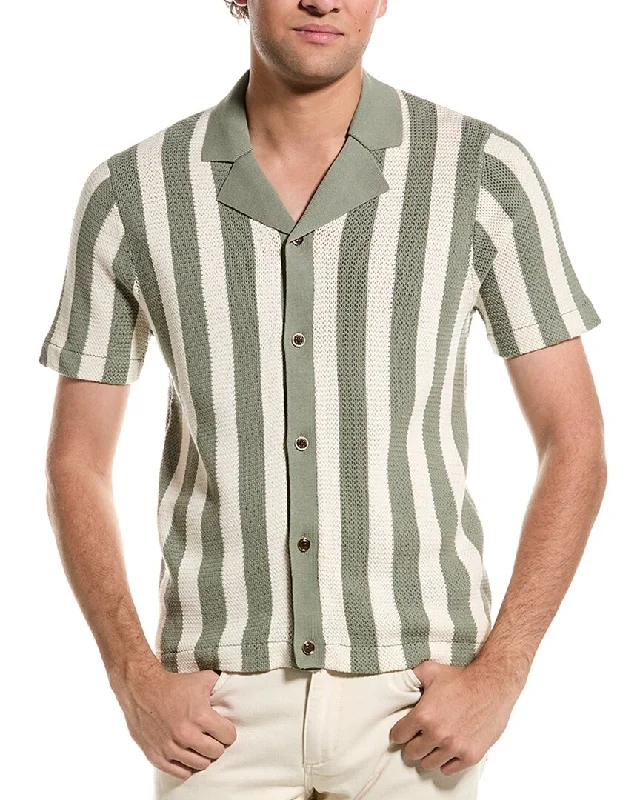 Men's polo t - shirts with a contrast collar for a preppy lookReiss Tortolli Ché Crocheted Cuban Collar Shirt Men's polo t - shirts with a contrast collar for a preppy lookReiss Tortolli Ché Crocheted Cuban Collar Shirt