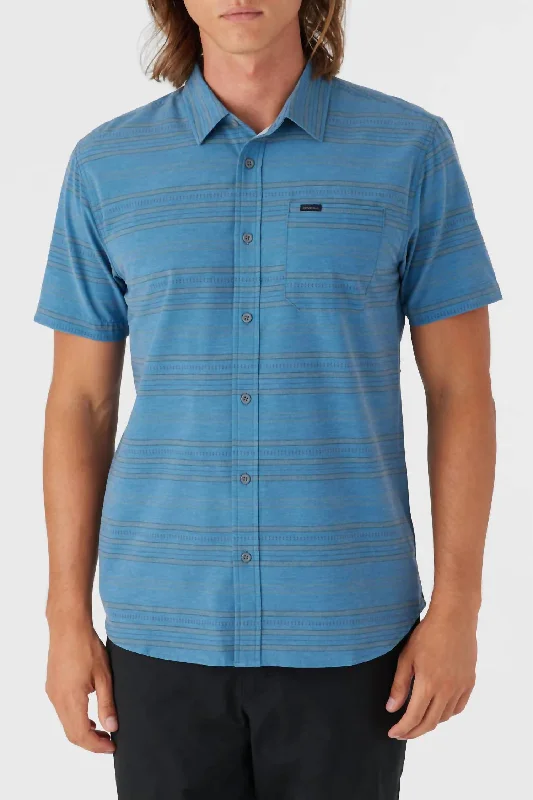 Men's tie - dye t - shirts with a bohemian styleTrvlr Upf Traverse Stripe Standard Shirt In Copen Blue Men's tie - dye t - shirts with a bohemian styleTrvlr Upf Traverse Stripe Standard Shirt In Copen Blue
